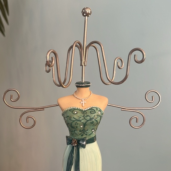 Jewelry Hanger Doll with Dress for Necklaces, Bracelets, Rings NEW - Picture 5 of 10